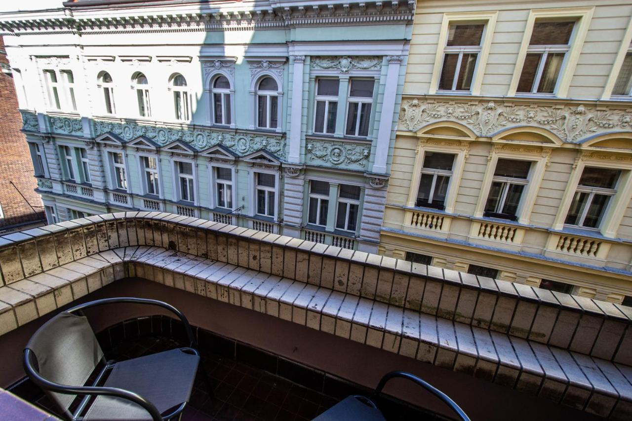 Colorful Day In Prague Design Apartments Екстериор снимка